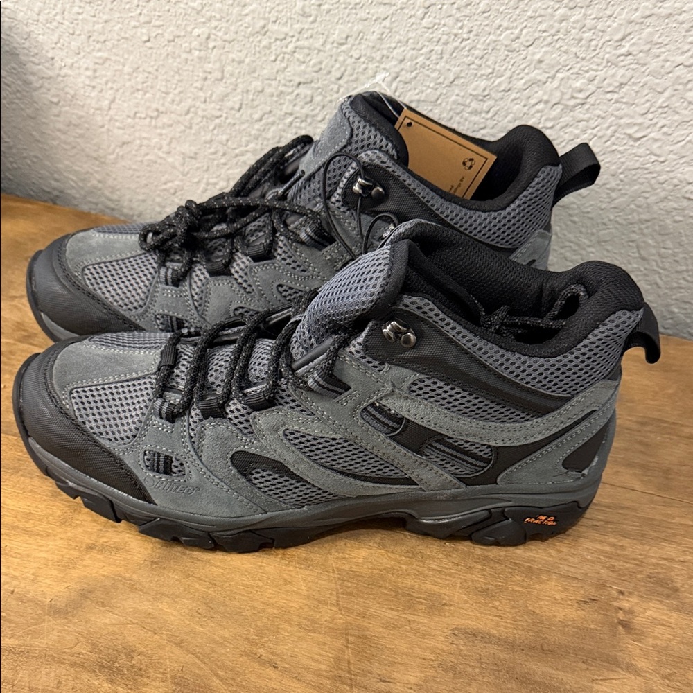 Hi-Tec Men's Gray and Black Hiking Boots size 11 NEW WITH TAGS